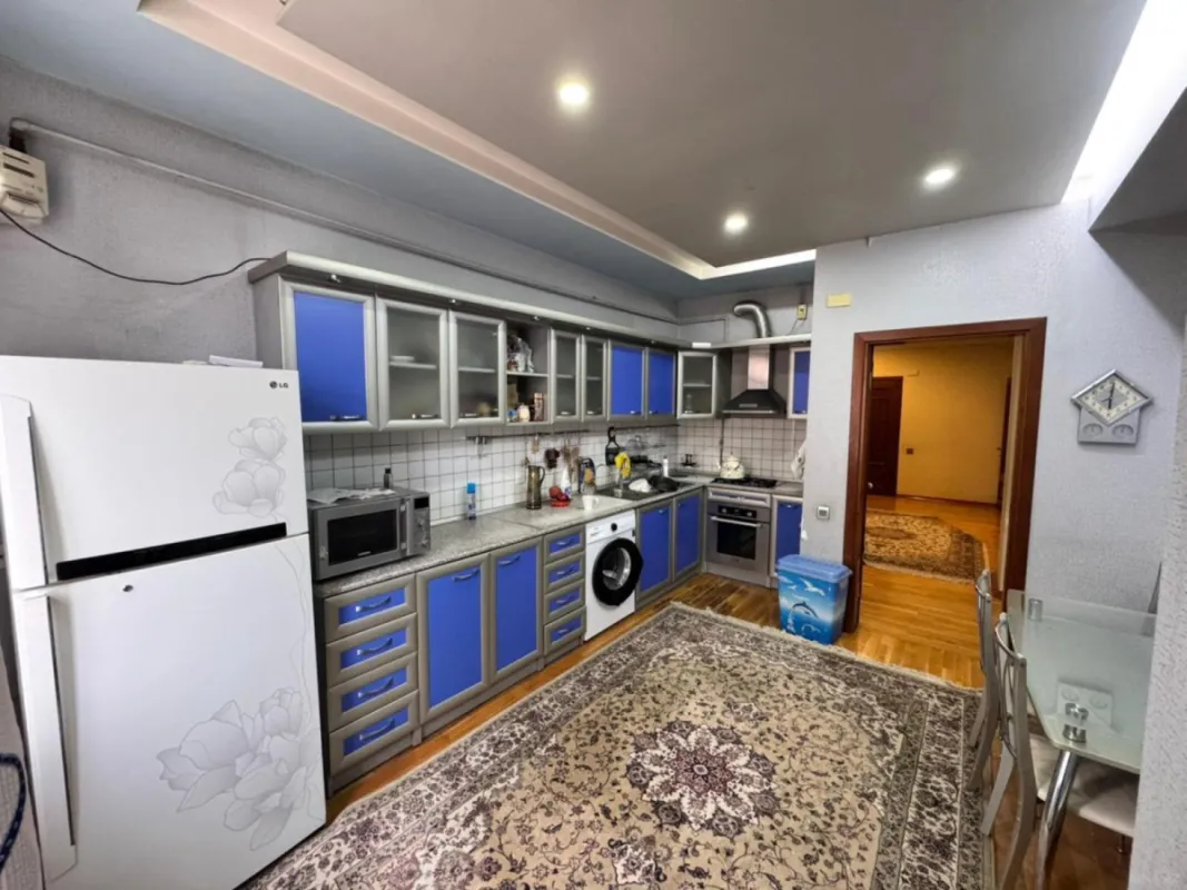 Kirayə verilir 3 otaqlı mənzil 105 m²