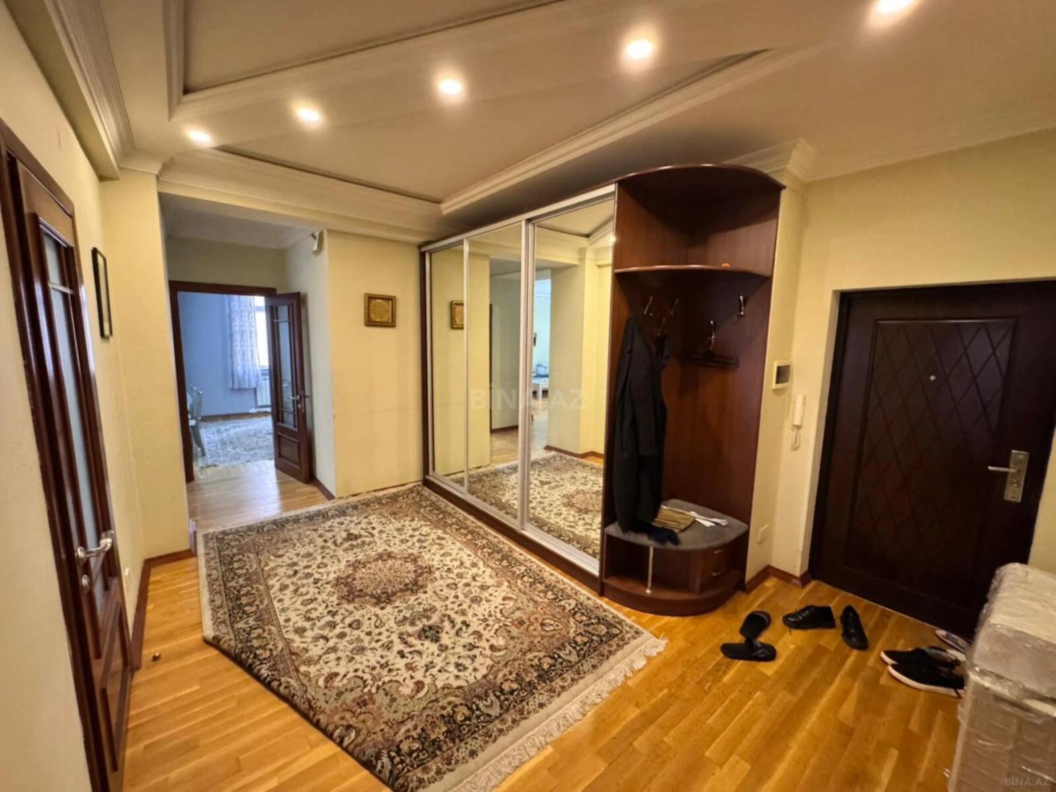 Kirayə verilir 3 otaqlı mənzil 105 m²