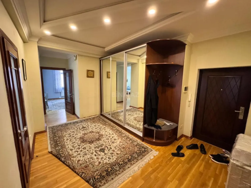 Kirayə verilir 3 otaqlı mənzil 105 m²