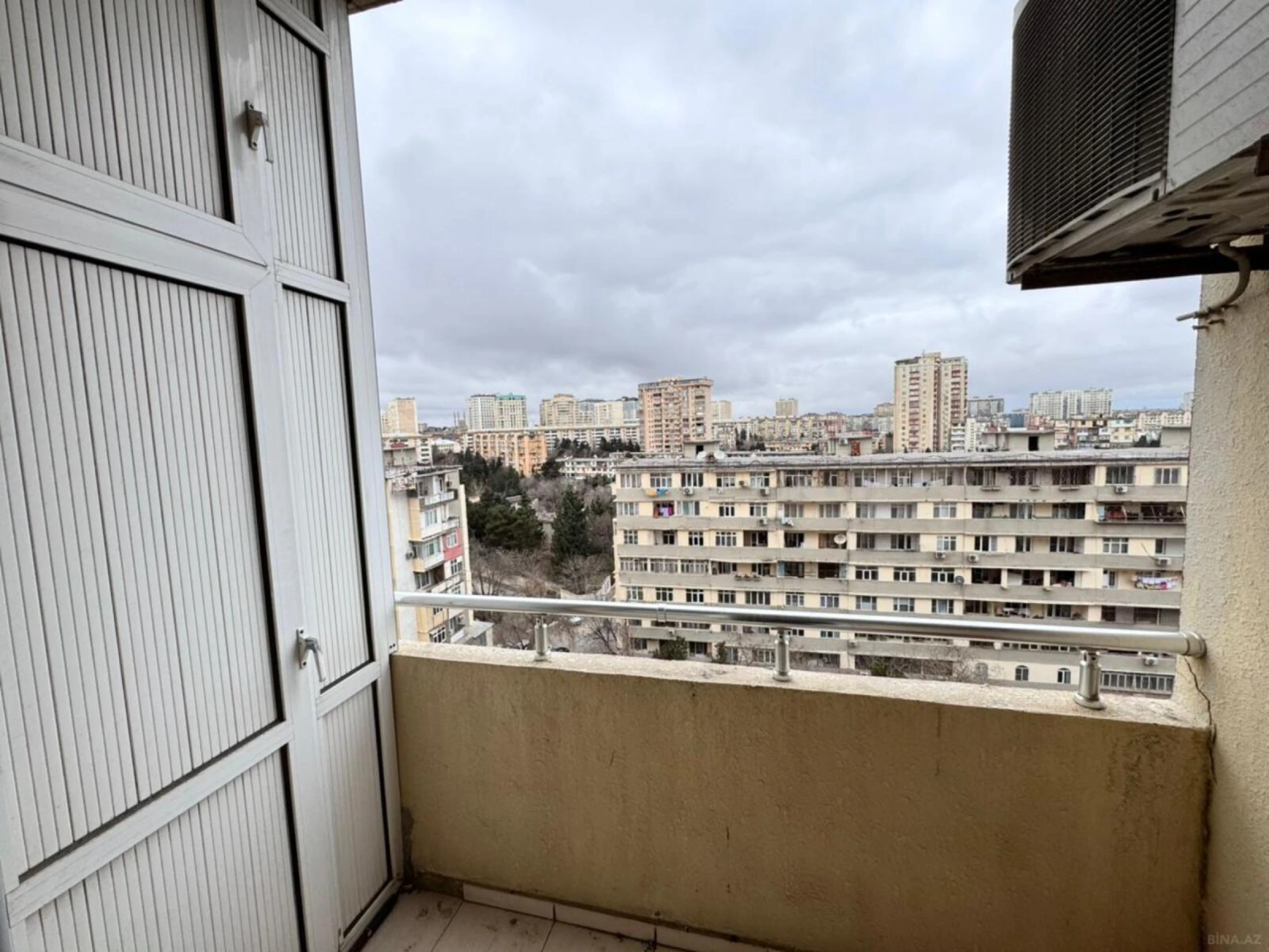 Kirayə verilir 3 otaqlı mənzil 105 m²