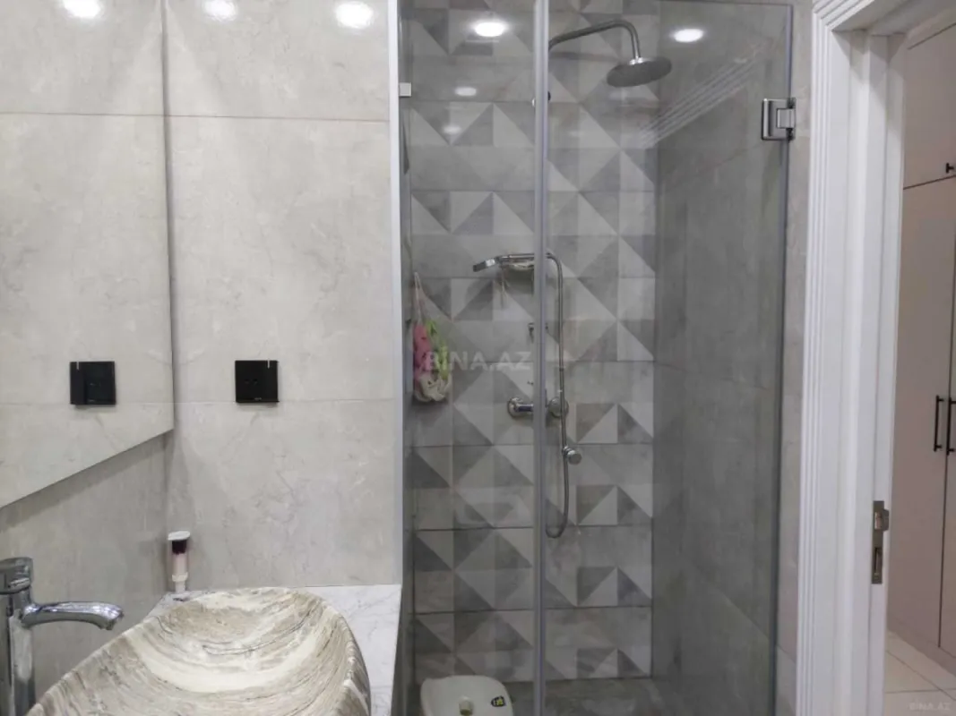 Satılır 3 otaqlı mənzil 105 m²