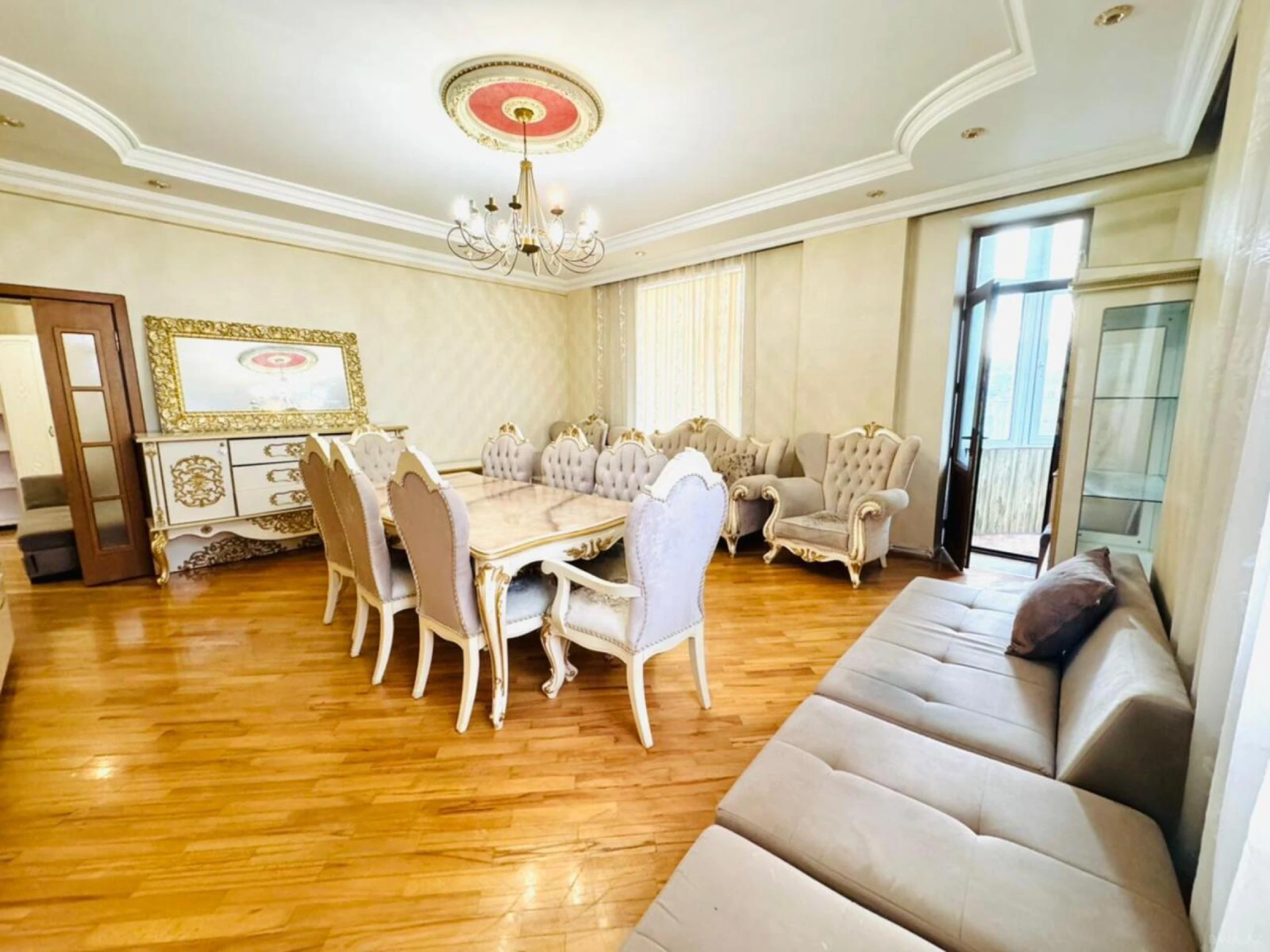 Satılır 3 otaqlı mənzil 105 m²