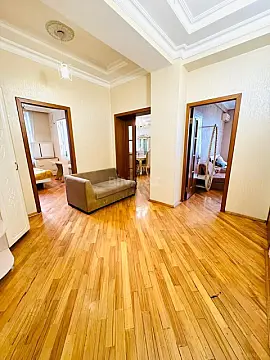Satılır 3 otaqlı mənzil 105 m²