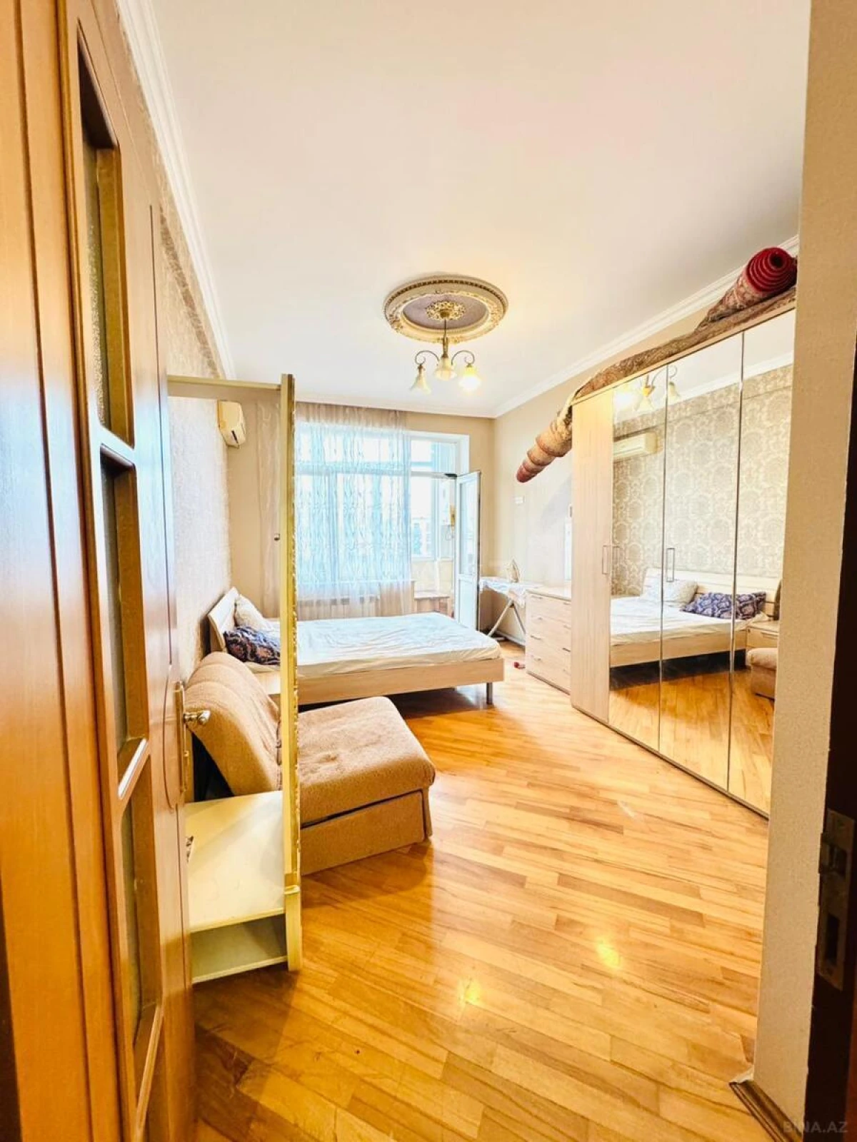 Satılır 3 otaqlı mənzil 105 m²