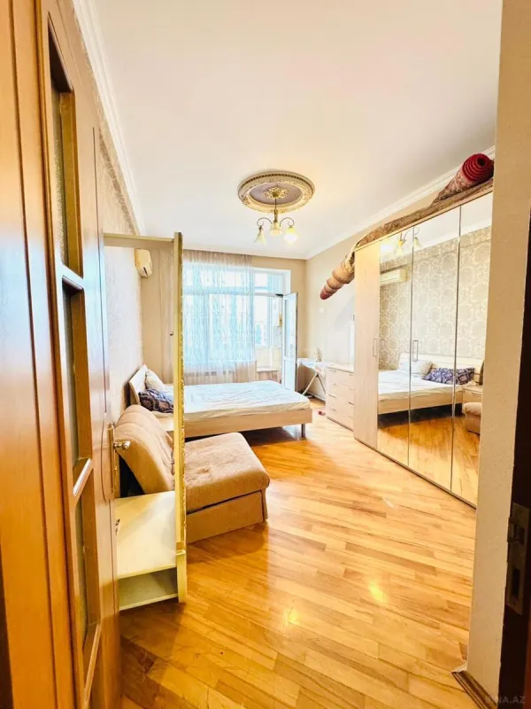 Satılır 3 otaqlı mənzil 105 m²