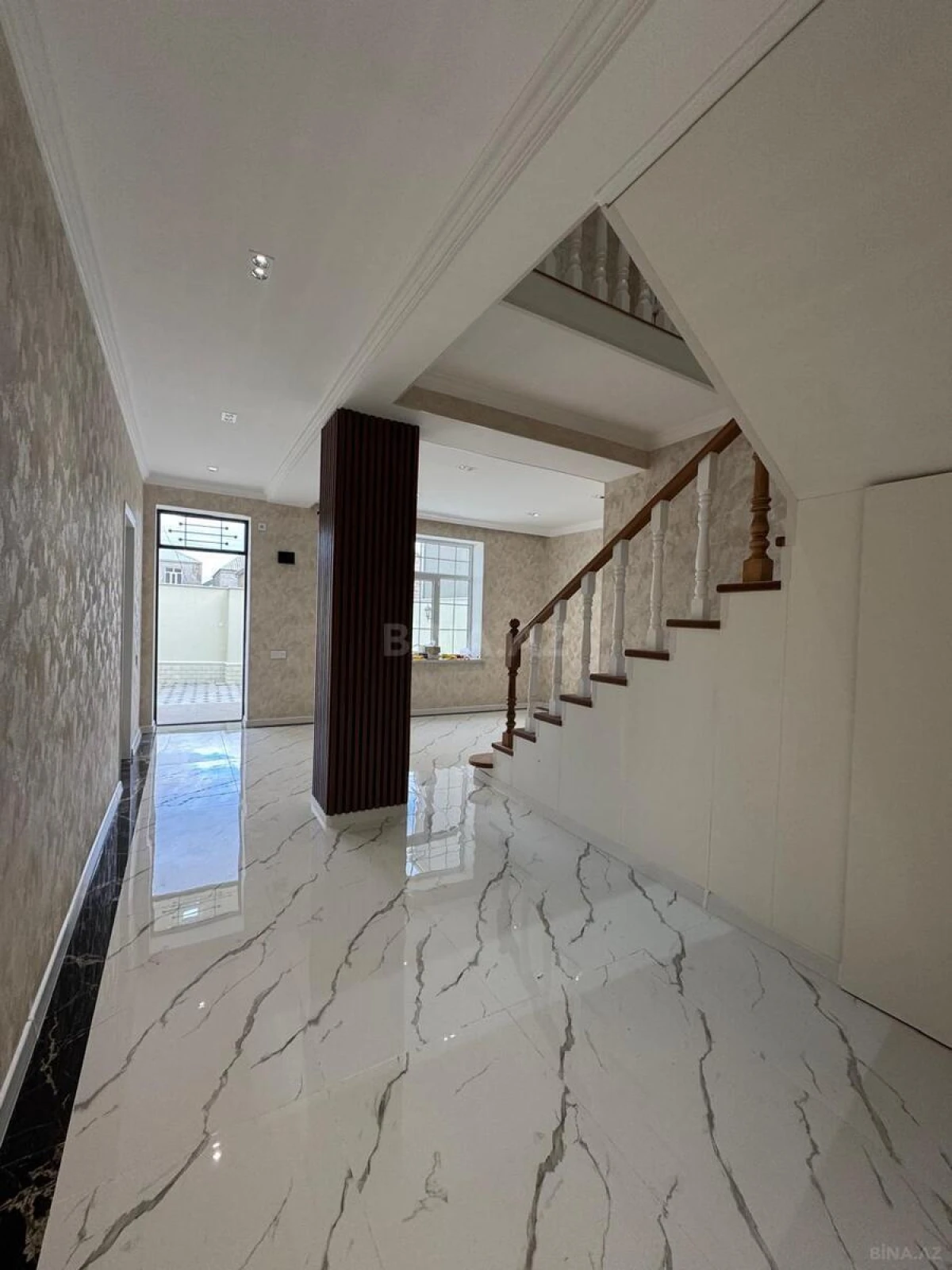 Satılır 6 otaqlı həyət evi 260 m²