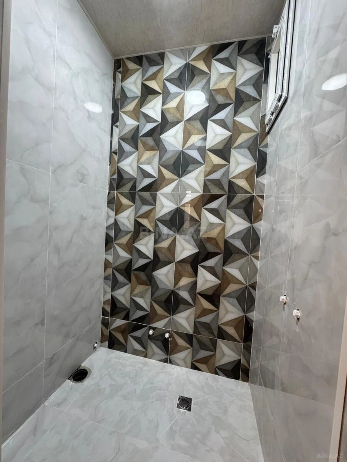 Satılır 6 otaqlı həyət evi 260 m²