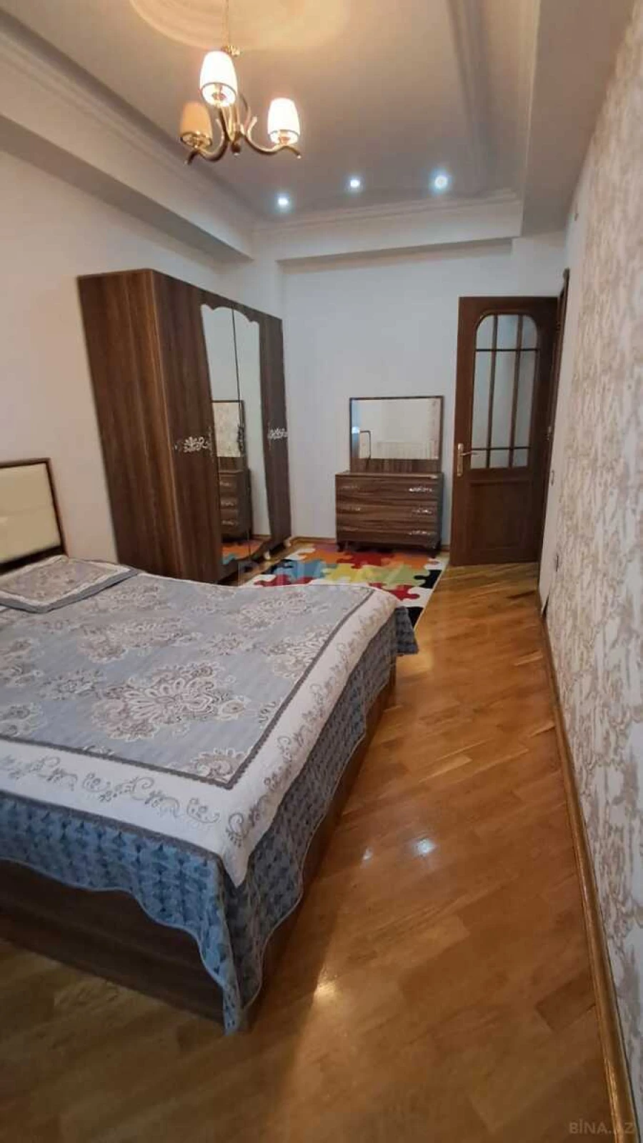 Kirayə verilir 2 otaqlı mənzil 90 m²
