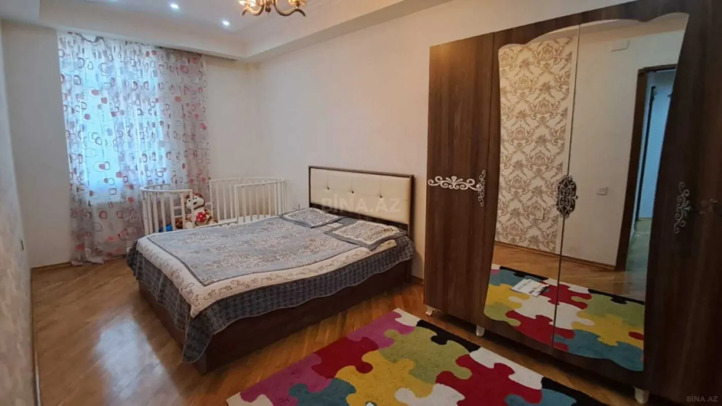 Kirayə verilir 2 otaqlı mənzil 90 m²