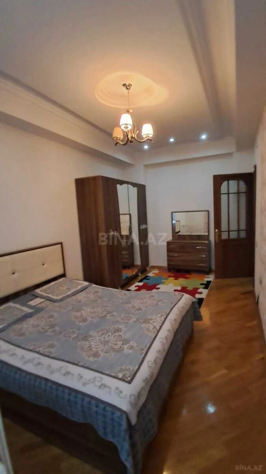 Kirayə verilir 2 otaqlı mənzil 90 m²
