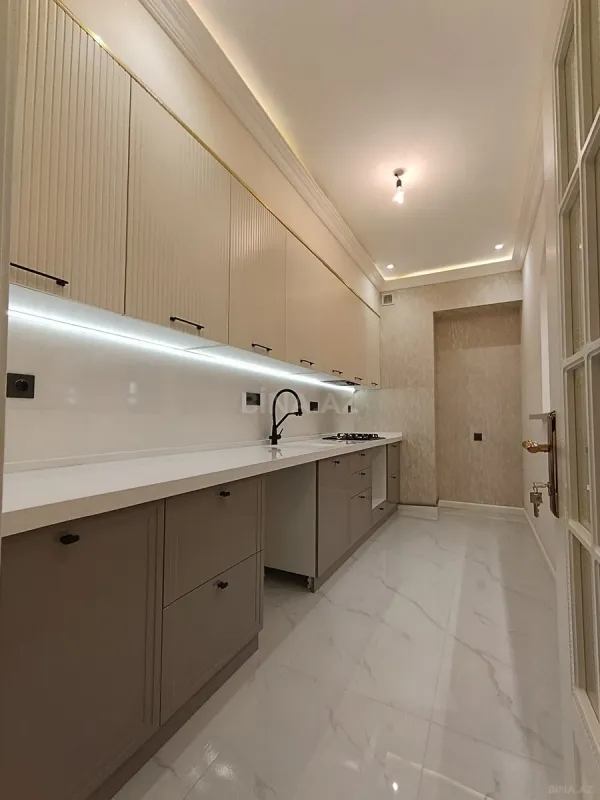Satılır 3 otaqlı mənzil 106 m²