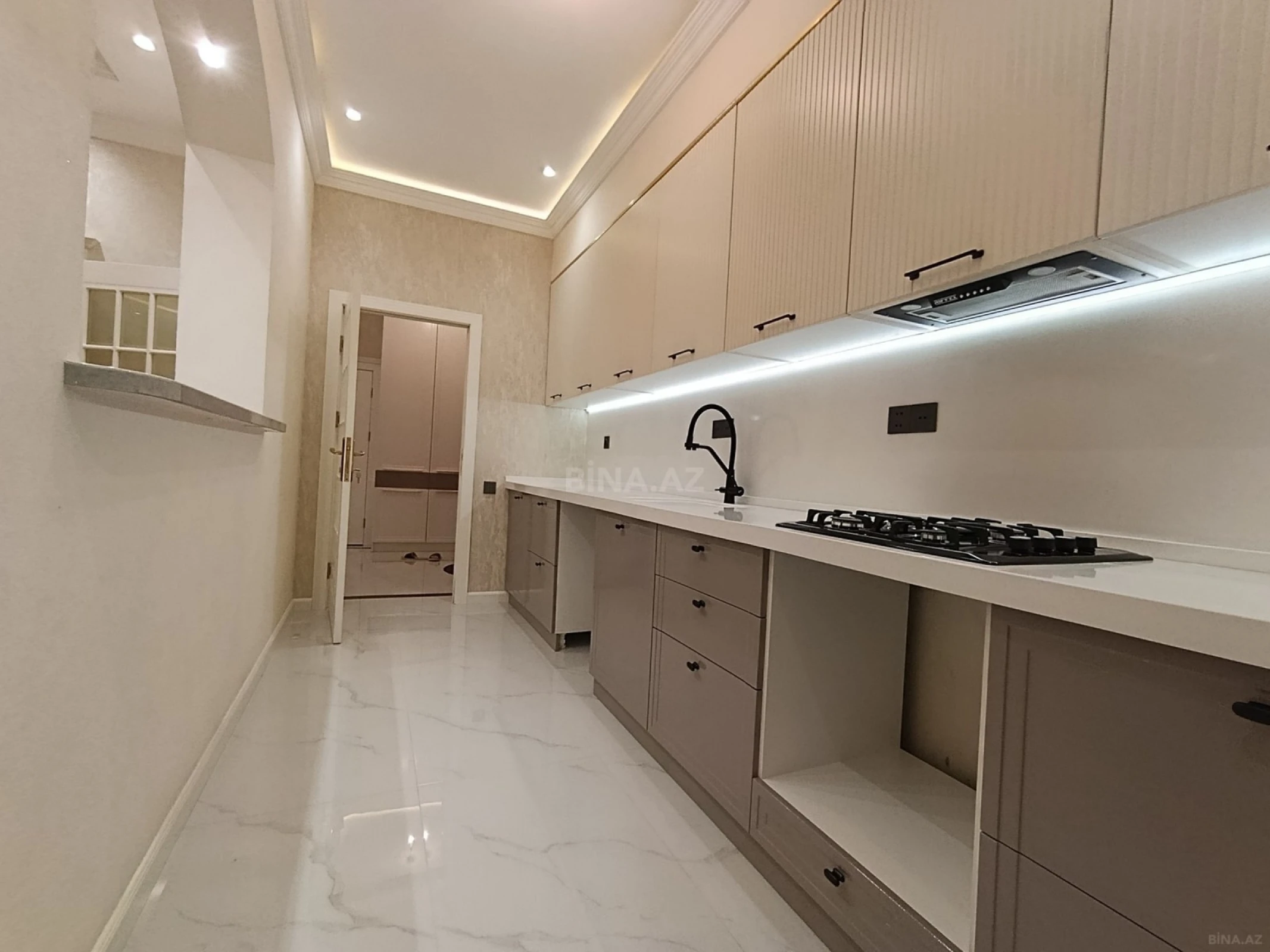 Satılır 3 otaqlı mənzil 106 m²