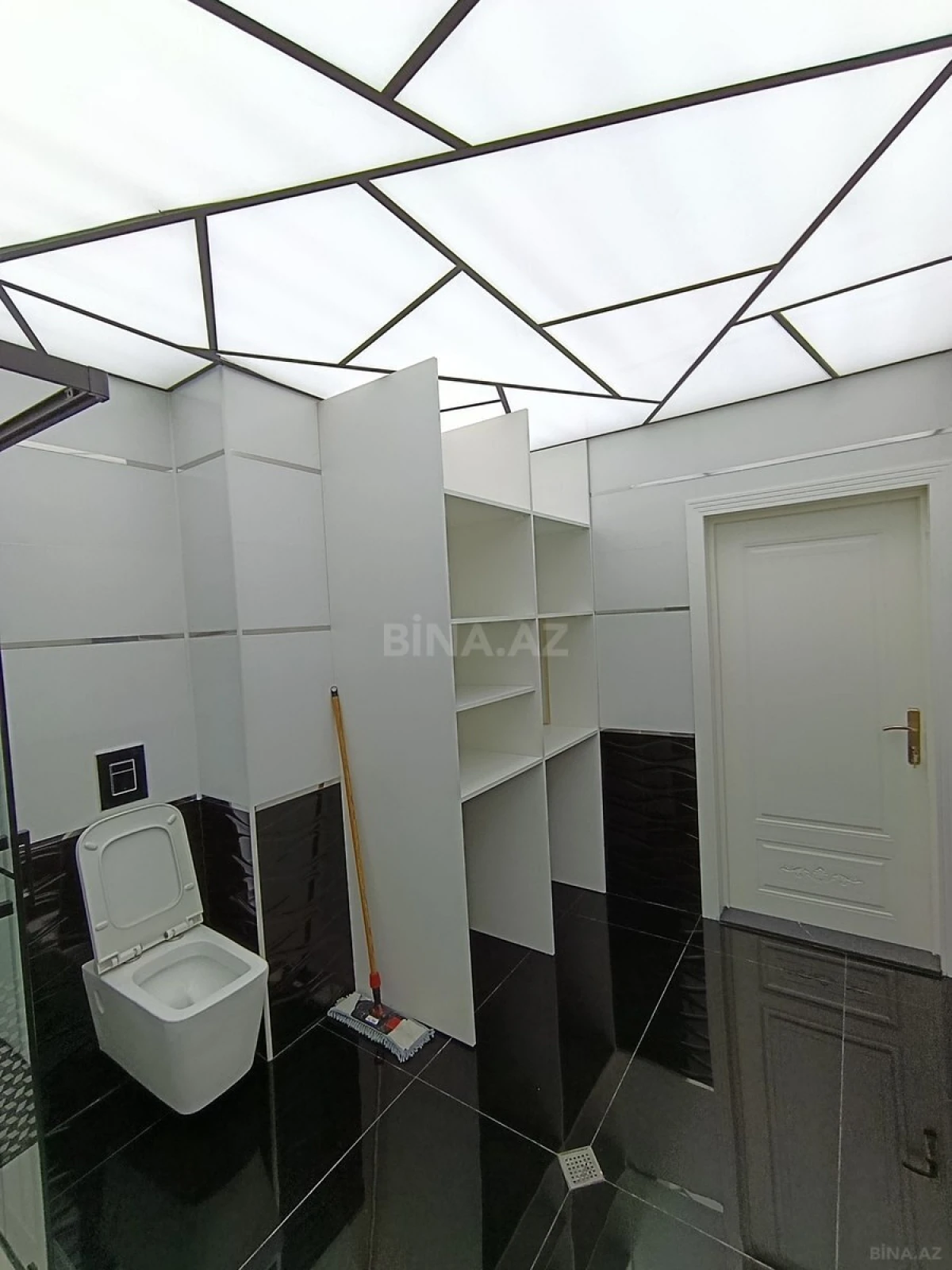 Satılır 3 otaqlı mənzil 106 m²