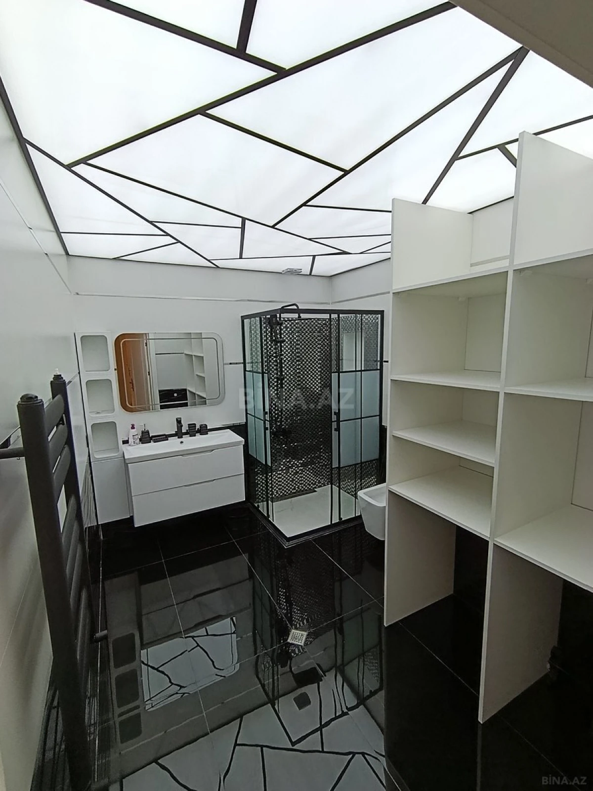 Satılır 3 otaqlı mənzil 106 m²