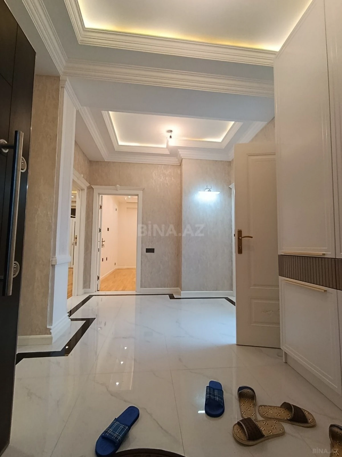 Satılır 3 otaqlı mənzil 106 m²