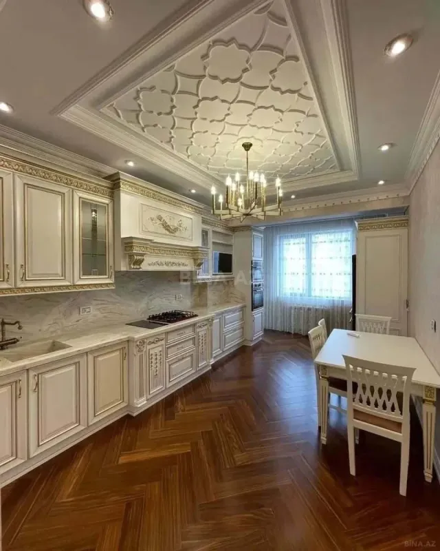 Kirayə verilir 3 otaqlı mənzil 160 m²