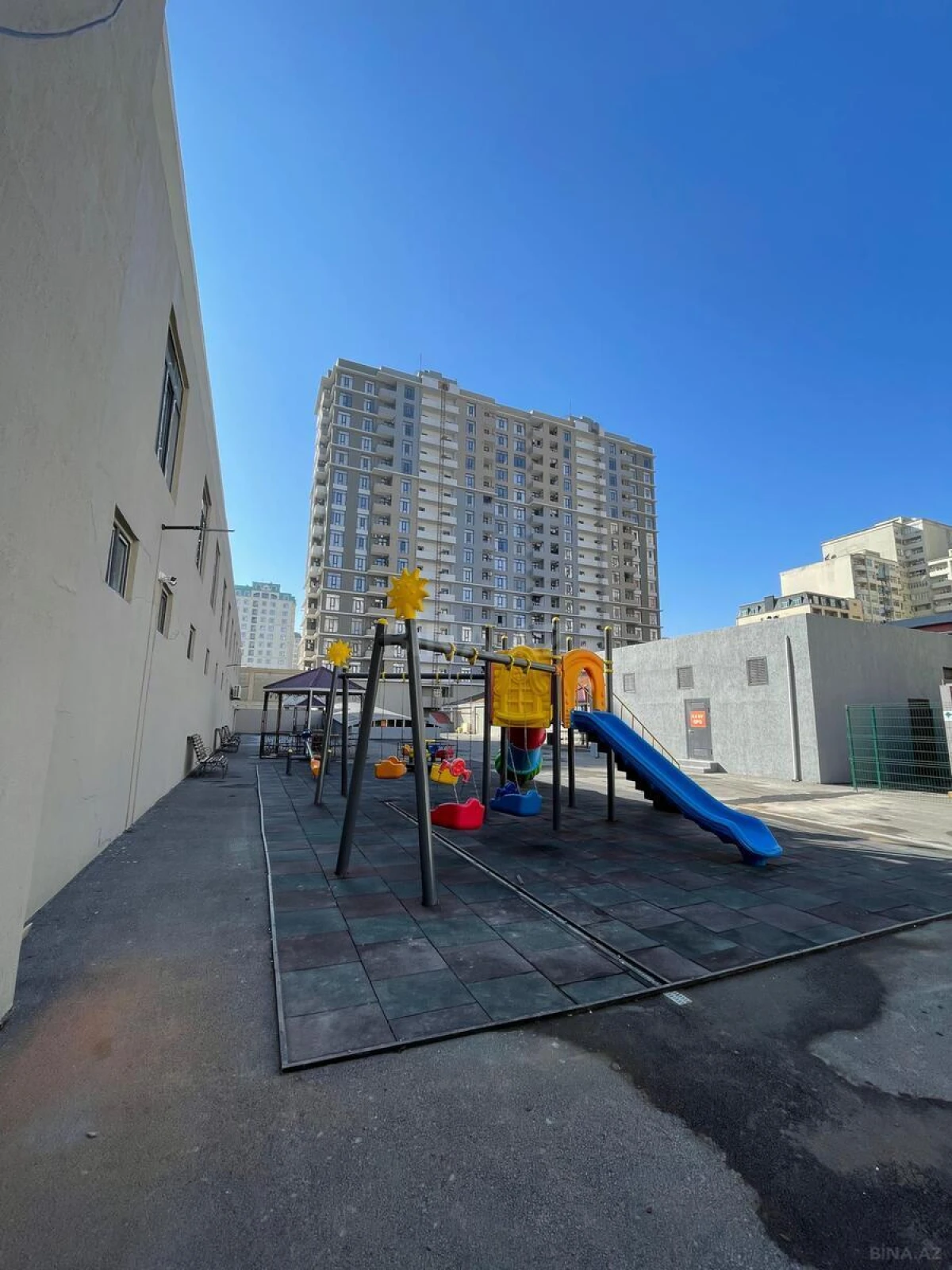 Satılır 3 otaqlı mənzil 77 m²