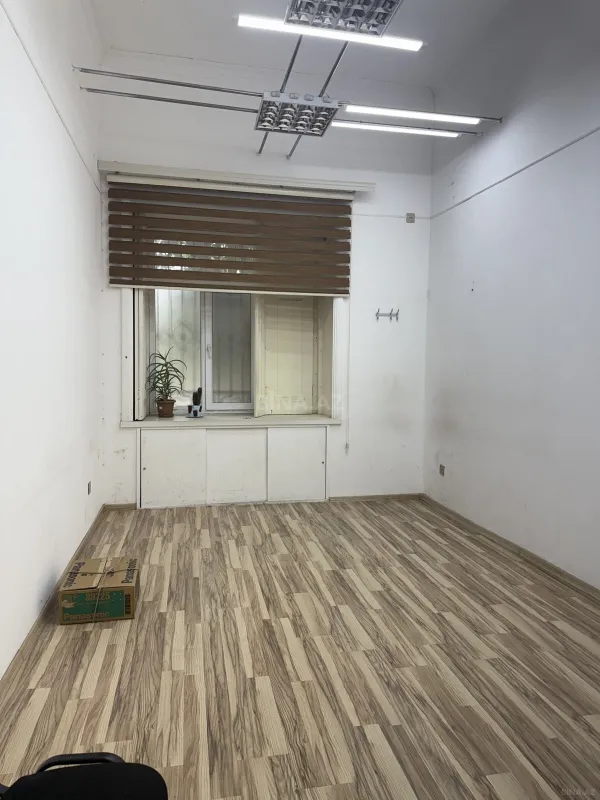 Satılır 4 otaqlı mənzil 110 m²