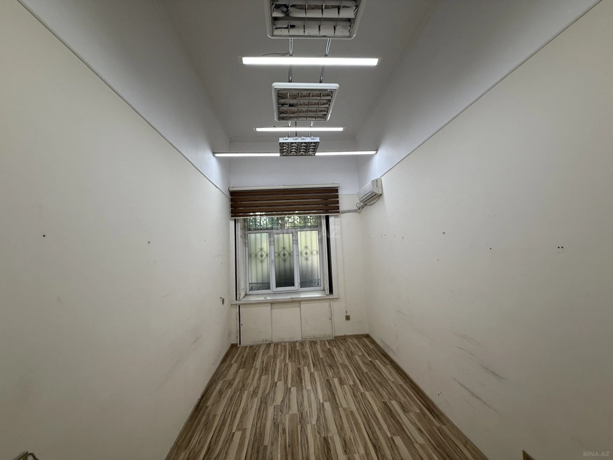 Satılır 4 otaqlı mənzil 110 m²