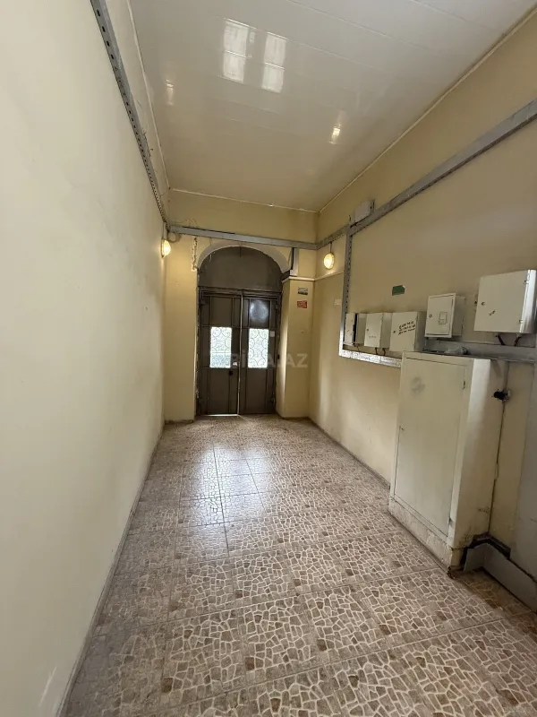 Satılır 4 otaqlı mənzil 110 m²