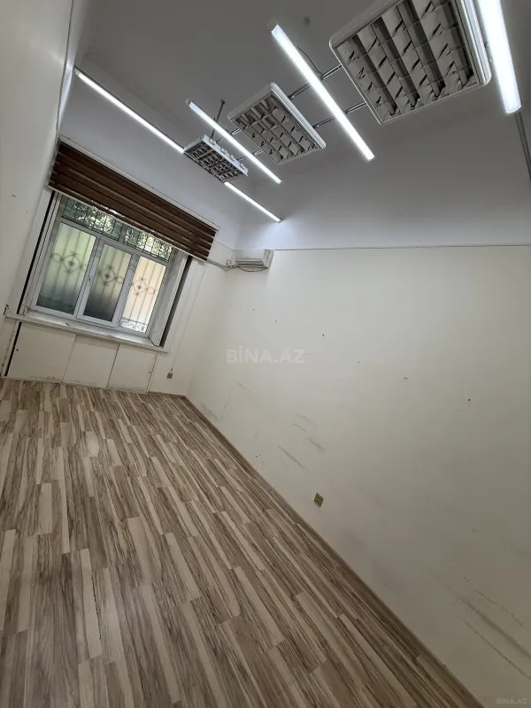 Satılır 4 otaqlı mənzil 110 m²