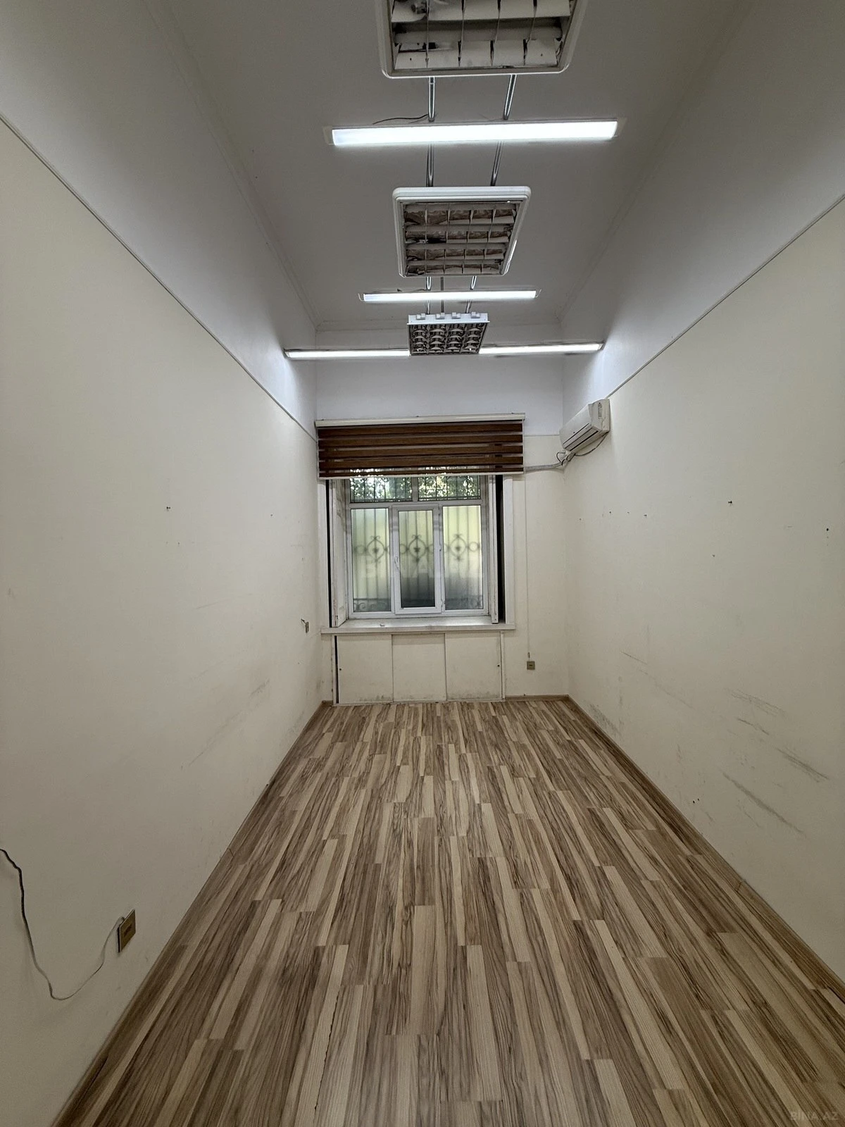 Satılır 4 otaqlı mənzil 110 m²