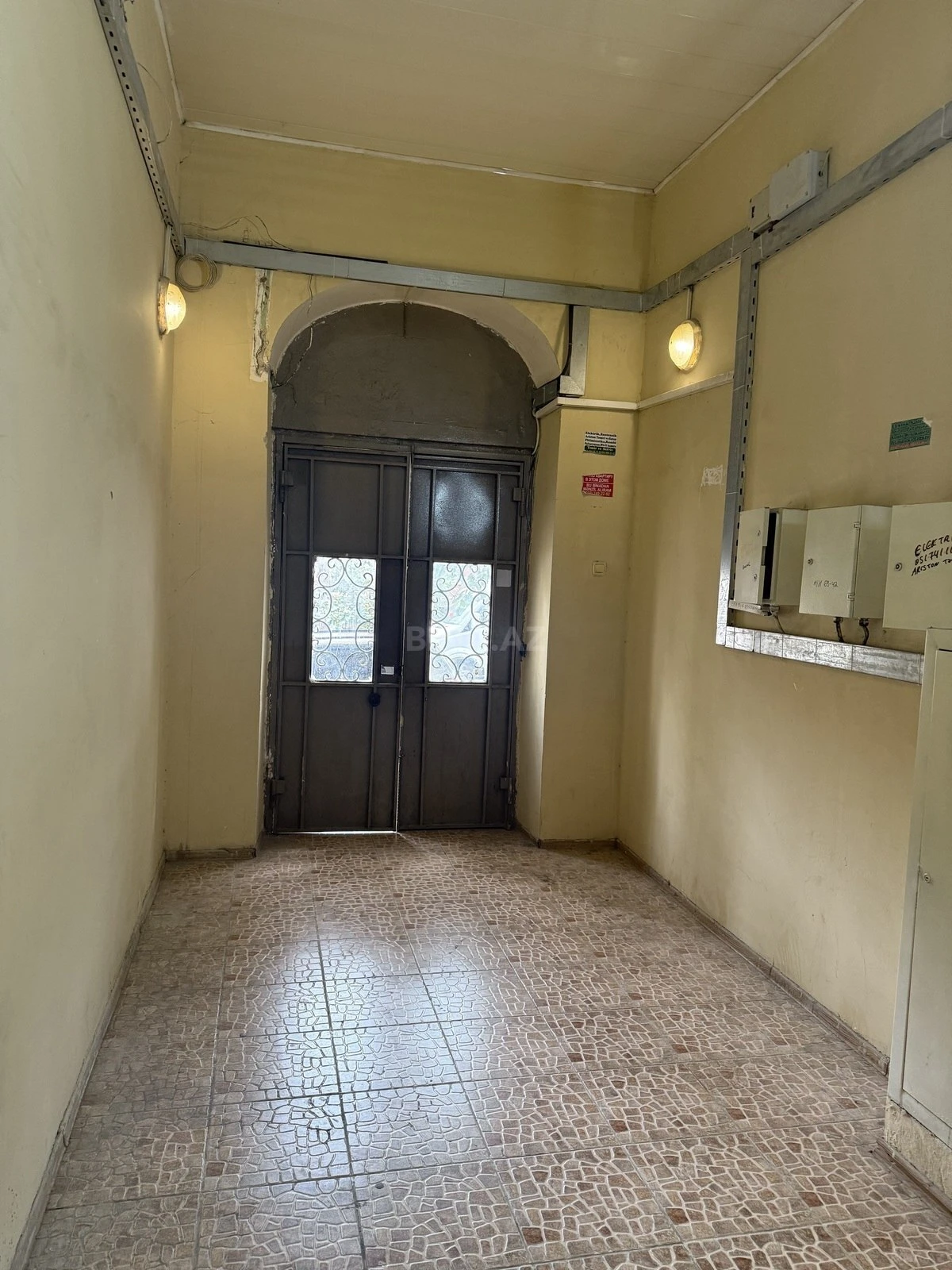 Satılır 4 otaqlı mənzil 110 m²