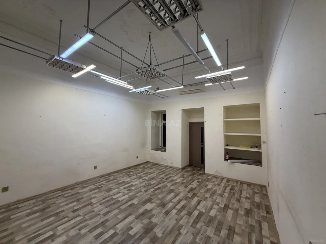 Satılır 4 otaqlı mənzil 110 m²