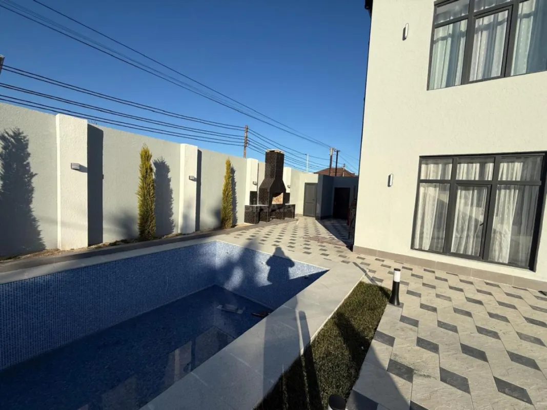 Satılır 7 otaqlı həyət evi 350 m²