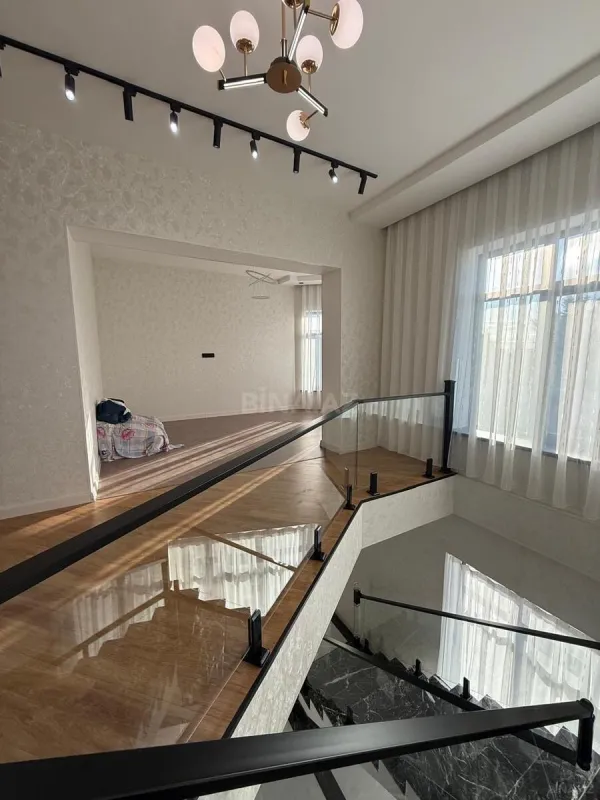 Satılır 7 otaqlı həyət evi 350 m²
