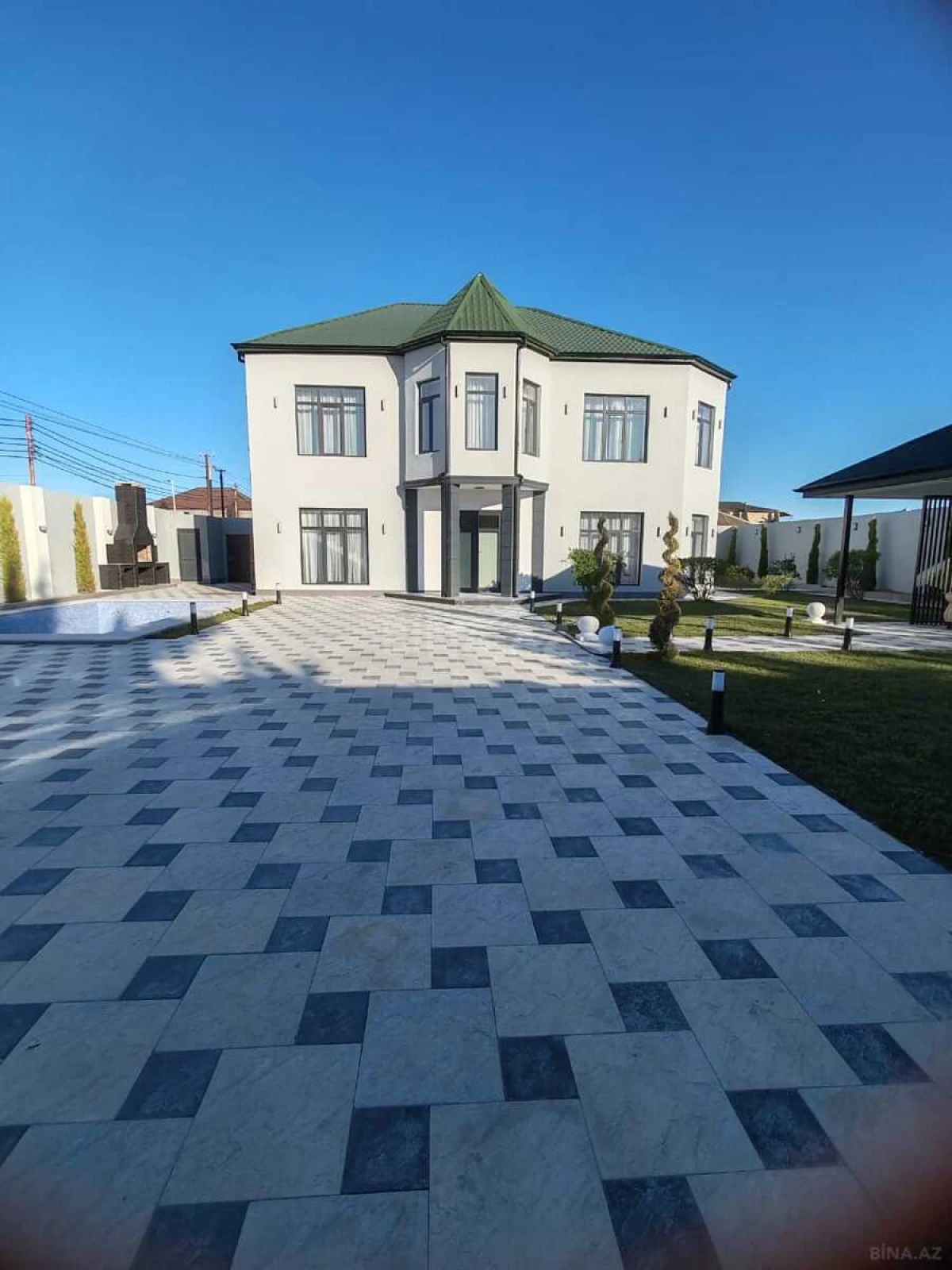 Satılır 7 otaqlı həyət evi 350 m²