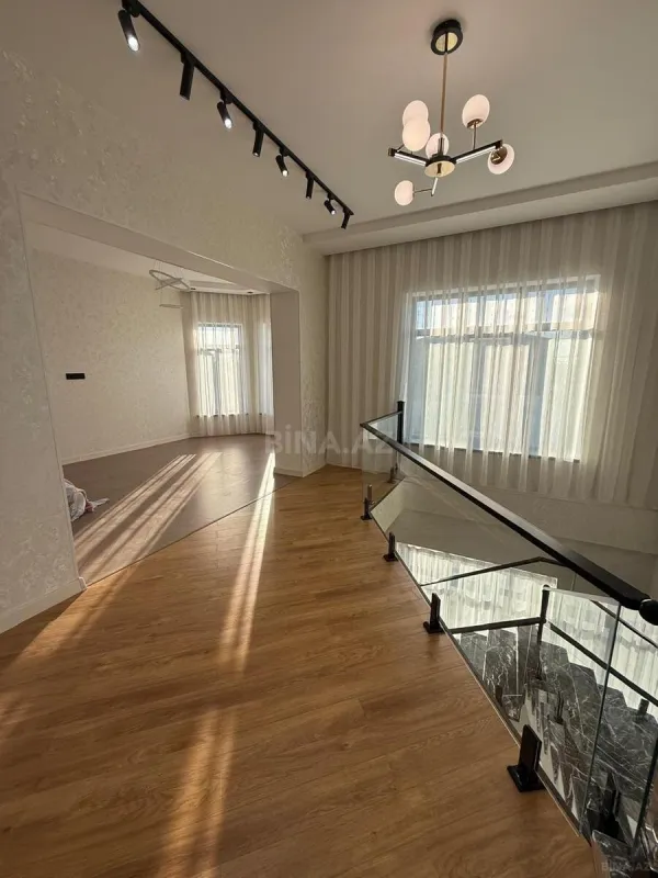 Satılır 7 otaqlı həyət evi 350 m²