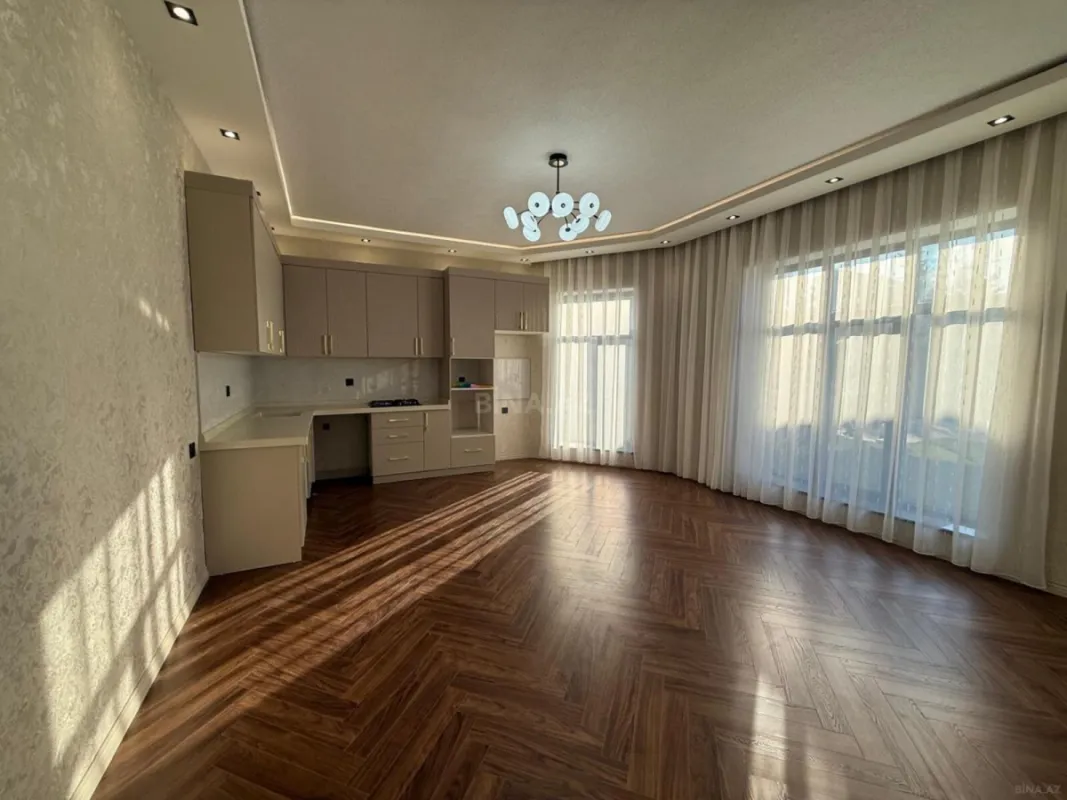 Satılır 7 otaqlı həyət evi 350 m²