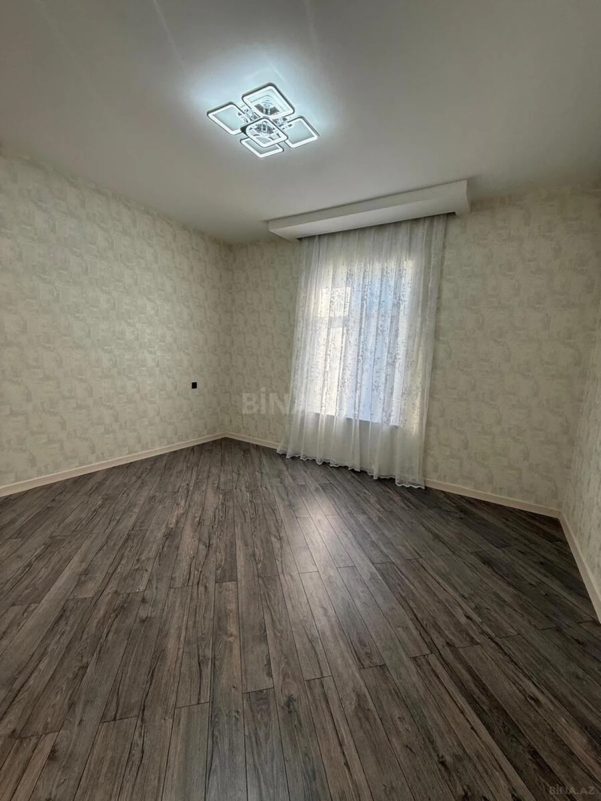 Satılır 7 otaqlı həyət evi 350 m²