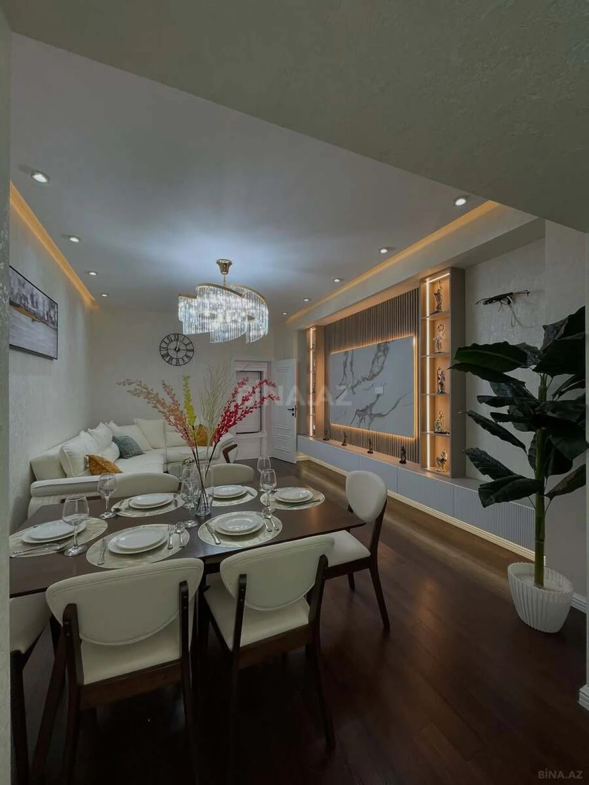 Kirayə verilir 3 otaqlı mənzil 130 m²