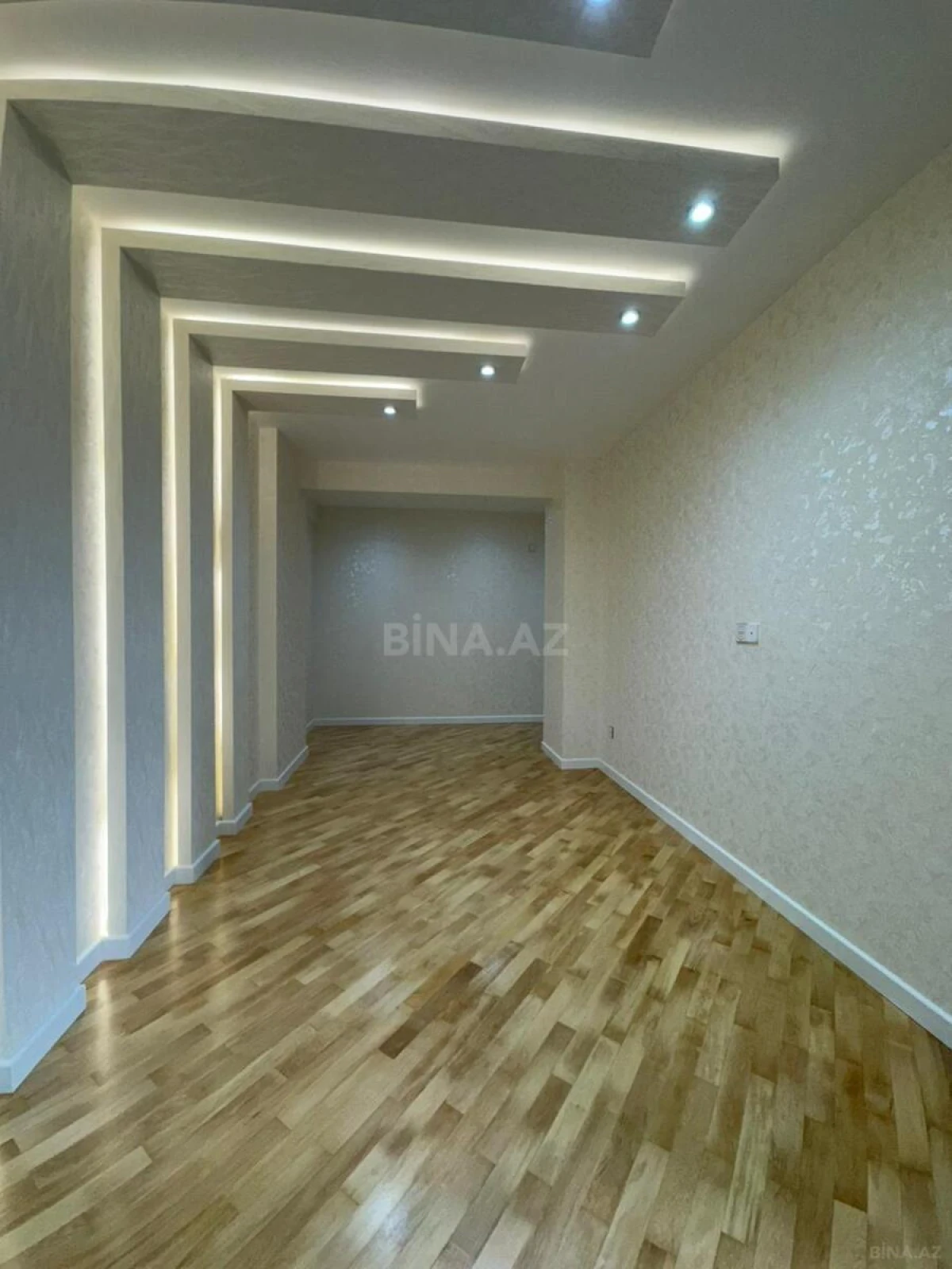 Satılır 3 otaqlı mənzil 106 m²