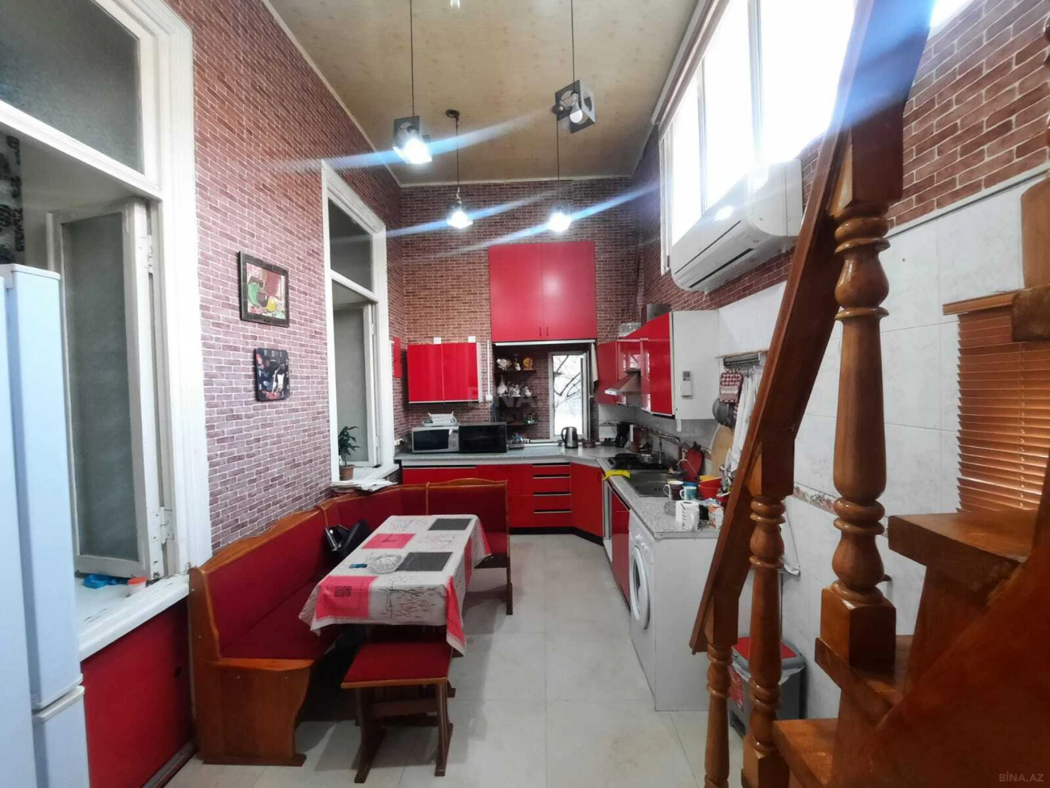 Satılır 4 otaqlı mənzil 140 m²