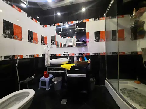 Satılır 4 otaqlı mənzil 140 m²