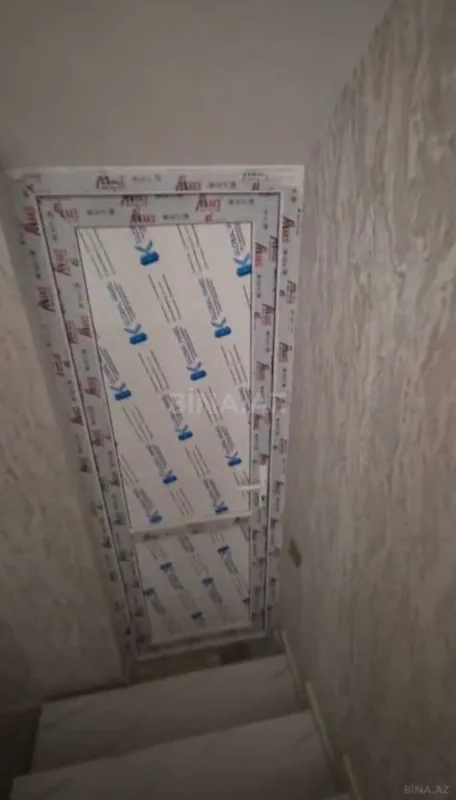 Satılır 6 otaqlı həyət evi 300 m²