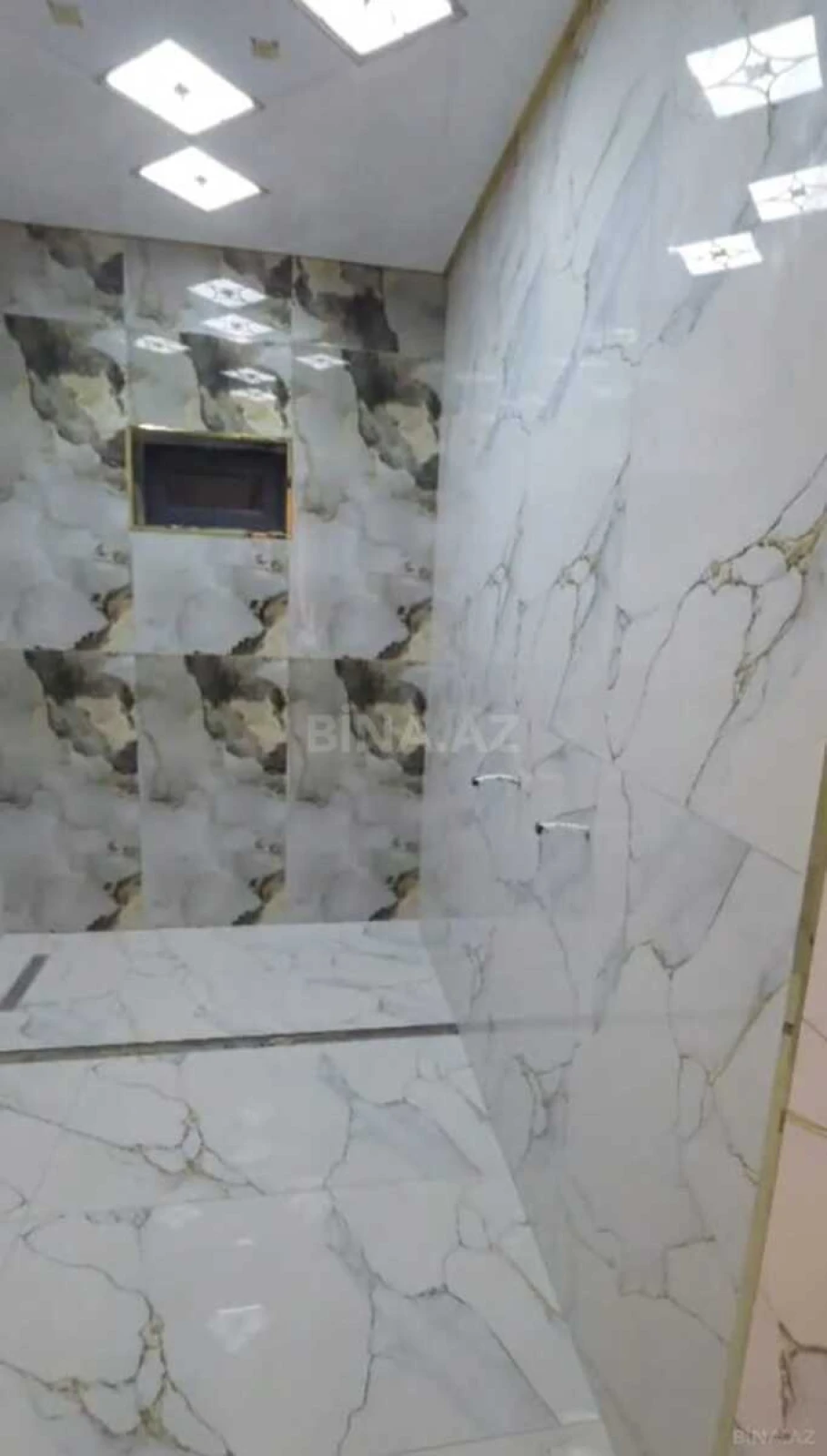 Satılır 6 otaqlı həyət evi 300 m²