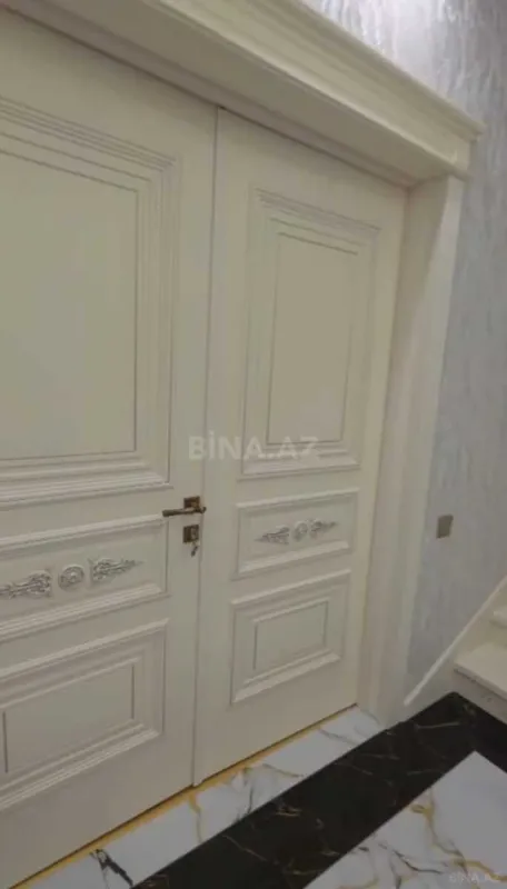 Satılır 6 otaqlı həyət evi 300 m²