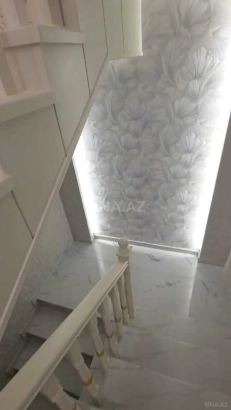 Satılır 6 otaqlı həyət evi 300 m²