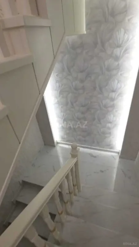 Satılır 6 otaqlı həyət evi 300 m²