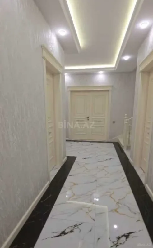 Satılır 6 otaqlı həyət evi 300 m²