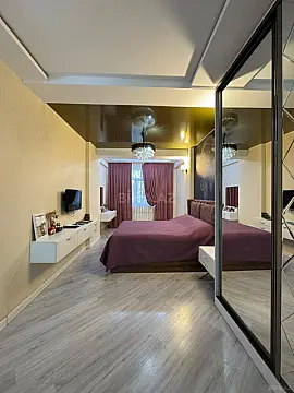 Satılır 4 otaqlı mənzil 200 m²