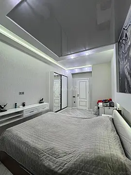 Satılır 4 otaqlı mənzil 200 m²