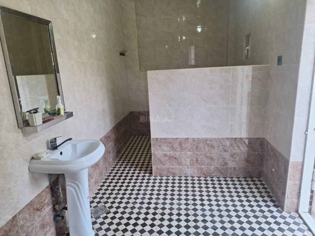 Satılır 5 otaqlı həyət evi 130 m²