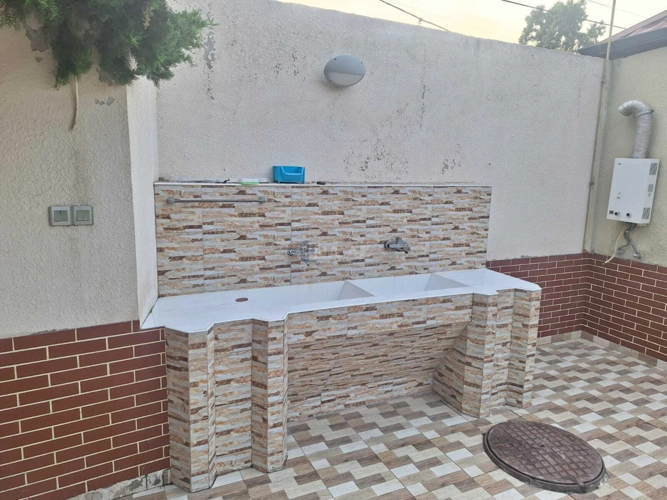 Satılır 5 otaqlı həyət evi 130 m²