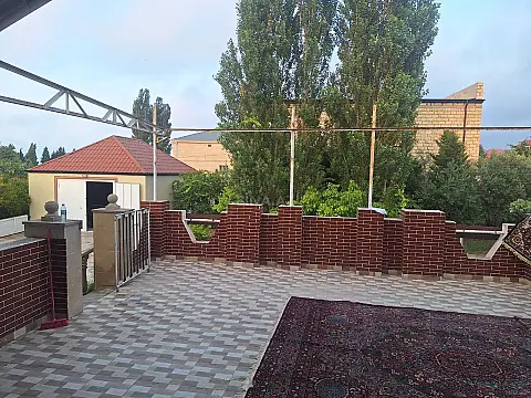 Satılır 5 otaqlı həyət evi 130 m²