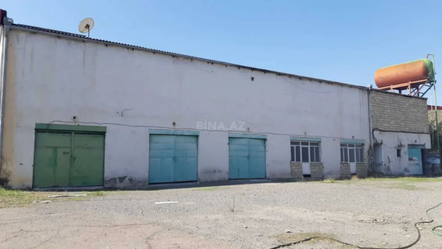 Satılır obyekt 1100 m²
